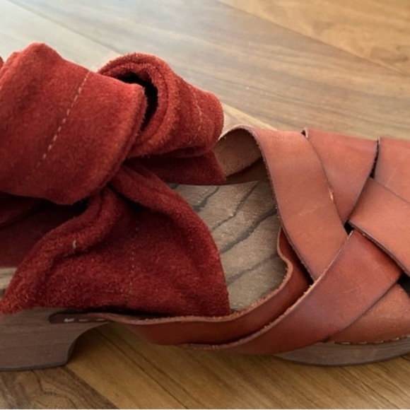 Free People | Women’s rust Emmy suede leather criss cross bridge strap clogs sz7 - Picture 10 of 16